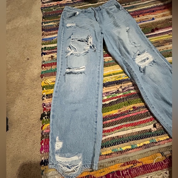 Basic Mom Jeans - Picture 5 of 5